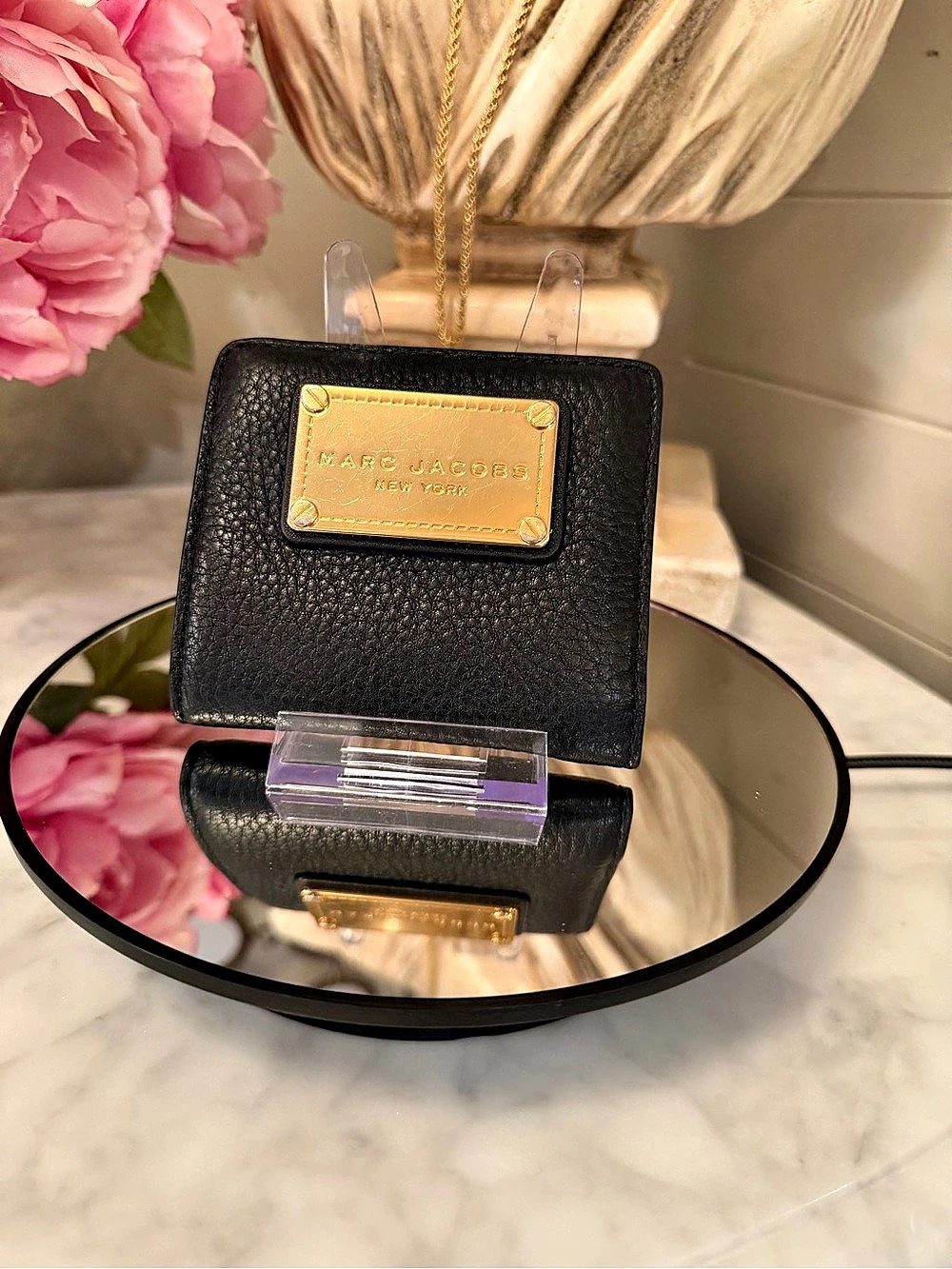 Marc Jacobs Marc by Marc Jacobs EUC Bifold Wallet Black w Gold Plate